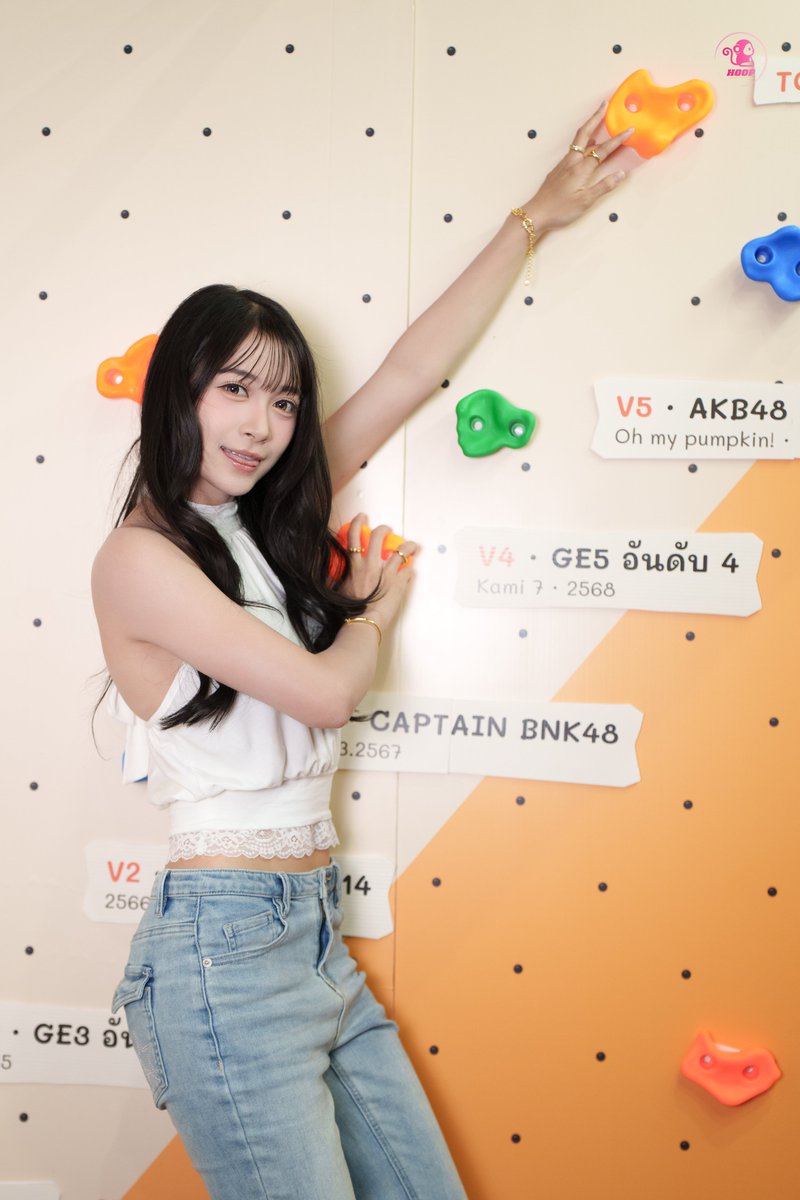 HoopBNK48THFC's tweet photo. บรรยากาศช่วงฮูพมาที่บูธในงาน #BNK48CGM48FanFestival2026

#HoopBNK48
#BNK48CGM48_GE2026
#BNK48

ภาพทั้งหมด 
https://t.co/fJ28QKObHR https://t.co/Lu8NU7K3Gn