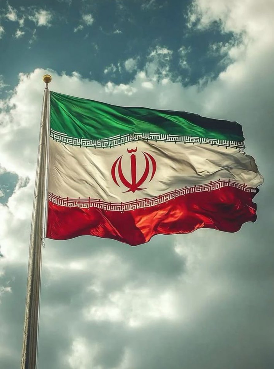 _saayee's tweet photo. یه جمله خطاب به این پرچم مقدس بنویس
❤🤍💚

#باید_برخاست
#فالوبک_تضمینی https://t.co/FZQfMPt49P