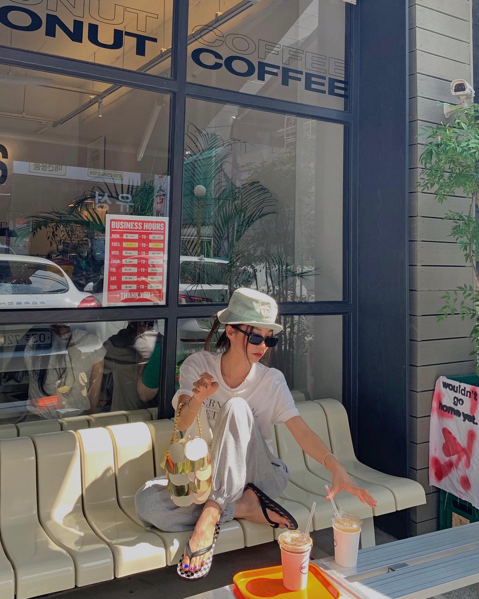 QuemNuncaTrollo's tweet photo. 夜になると、どうしても色んなことを考えすぎちゃうな。 🎶🥰
pWtS https://t.co/VybL4Stfvn