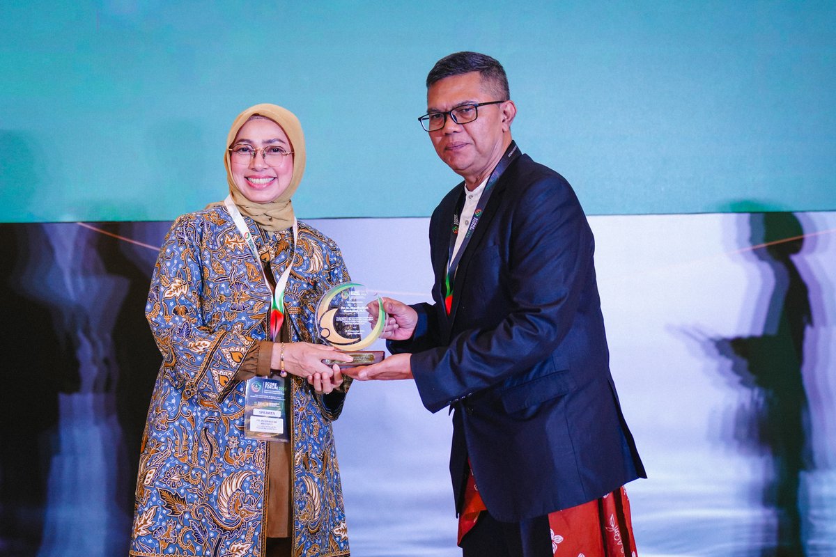 CPOPC_NET's tweet photo. 🌴 CPOPC Takes the Regional Stage
At SCORE Forum 2026, CPOPC Deputy Secretary General Dr. Musdhalifah Machmud highlighted how evidence-based approaches, stronger regional cooperation, and concrete sustainability efforts can strengthen the position of palm oil producing countries. https://t.co/wnfU5dozgo
