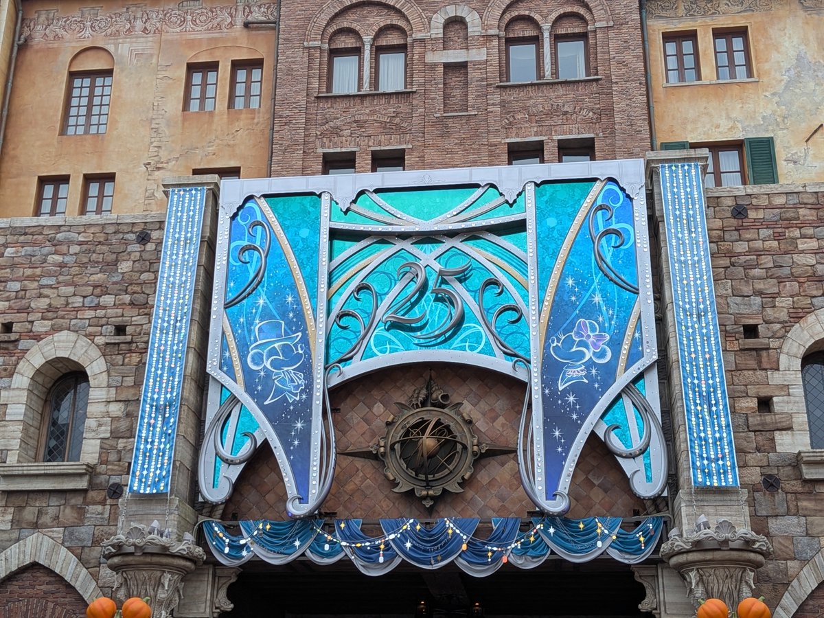 inosho_'s tweet photo. 今日は甥っ子と東京ディズニーシー
楽しかったけど、体力と金が無くなりました（笑）
最終便で帰ります！ https://t.co/aA7eFYotis