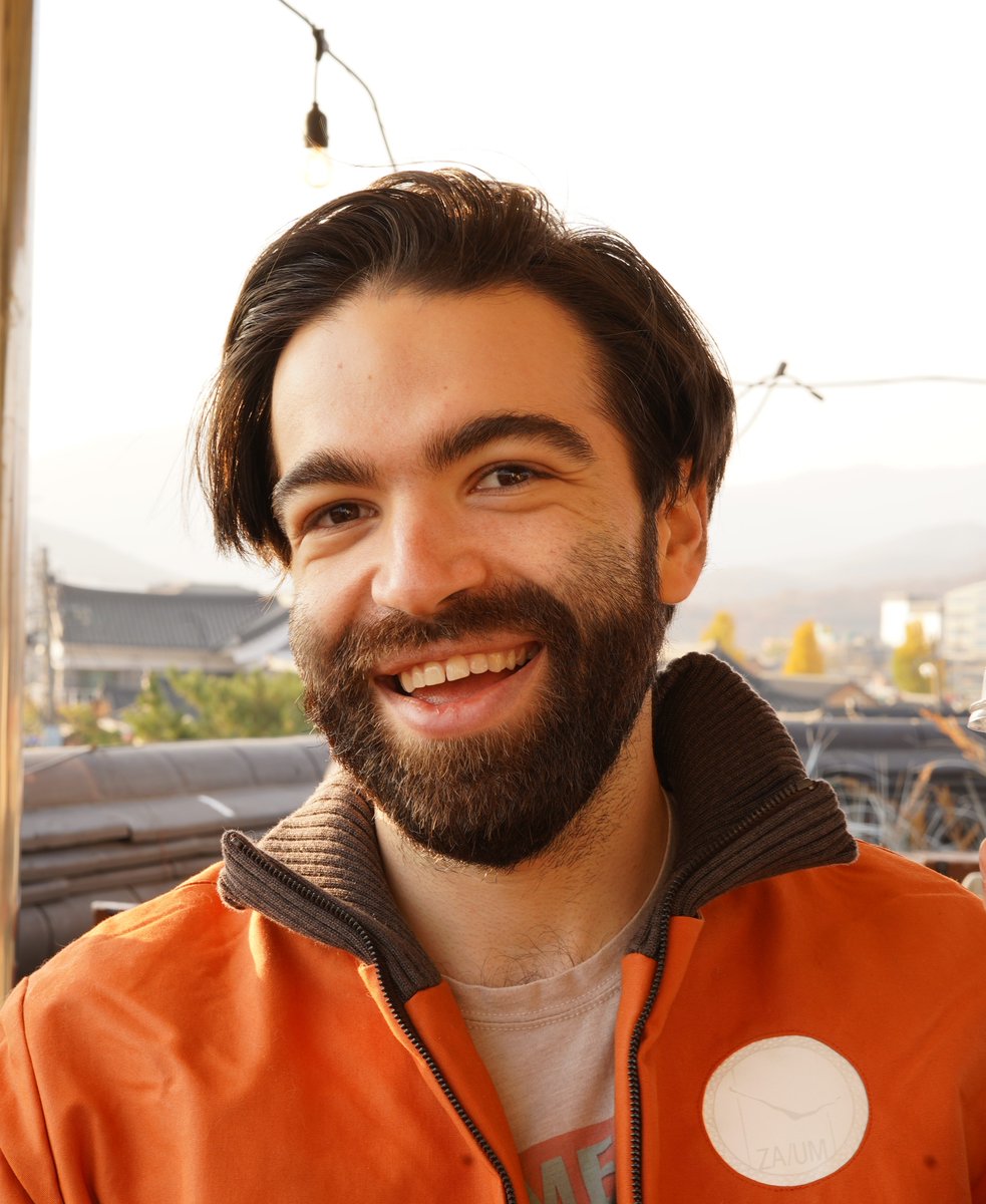 DilbertCreator's tweet photo. @redrummarts had to look up who you're talking about and ohh I think I clicked on one of his videos a long time ago and had to click off because he has one of those disgusting dense wiry black beards that hurt me to look at https://t.co/YtzMLrd9i2