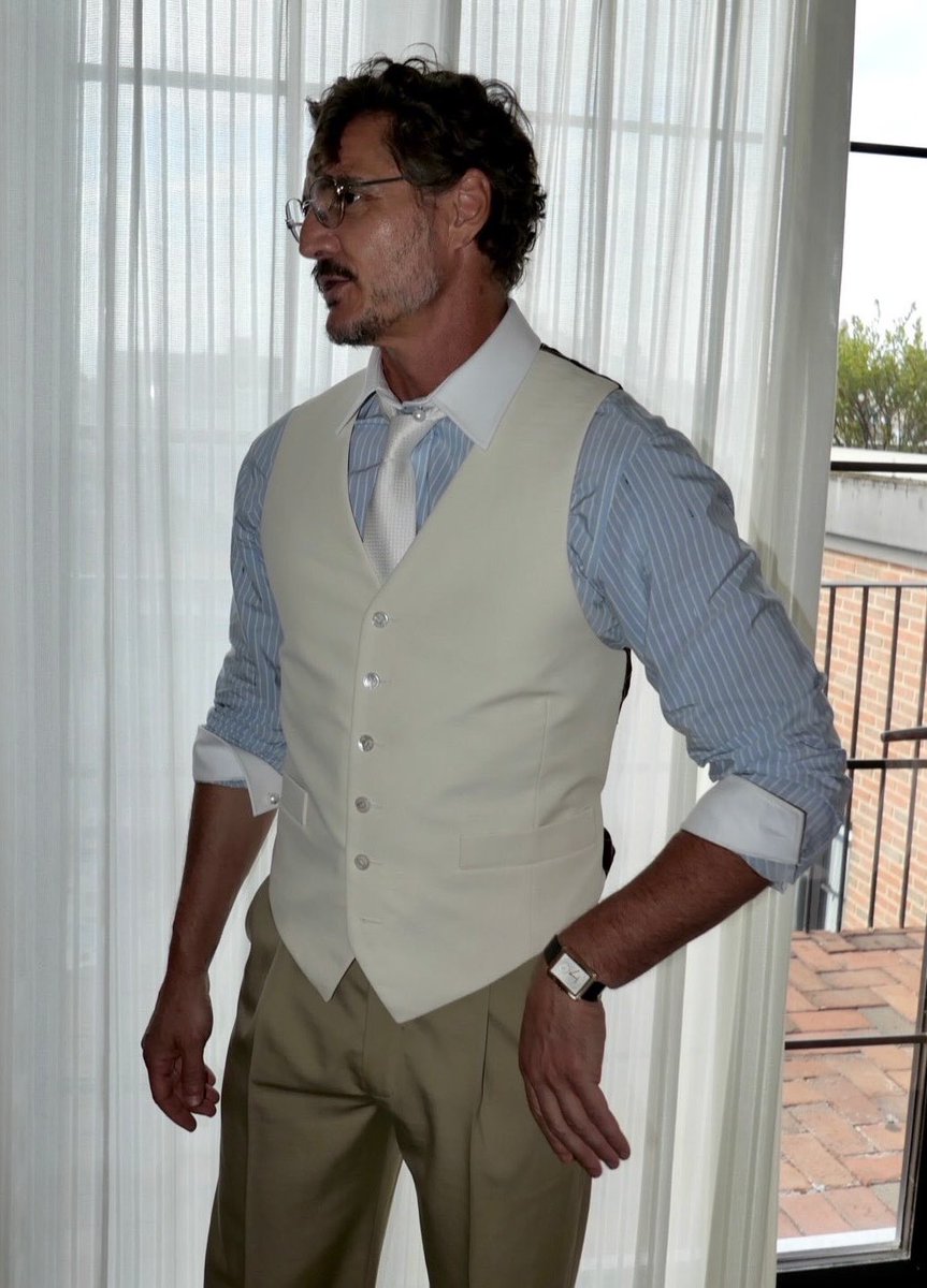 FilmUpdates's tweet photo. Pedro Pascal for the ‘BEHEMOTH!’ premiere. https://t.co/rJfG6mAIo9