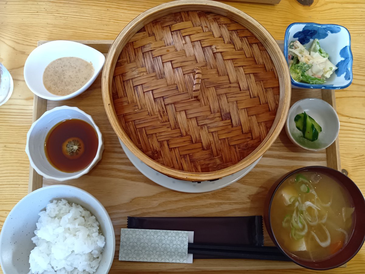 consatai4michi's tweet photo. からだ喜ぶ定食屋さんのちのちカフェcotoriさんでランチ。
からだに優しい美味しさでした。 https://t.co/dfiAJRKU1G