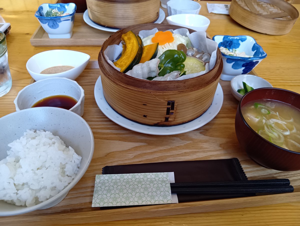 consatai4michi's tweet photo. からだ喜ぶ定食屋さんのちのちカフェcotoriさんでランチ。
からだに優しい美味しさでした。 https://t.co/dfiAJRKU1G