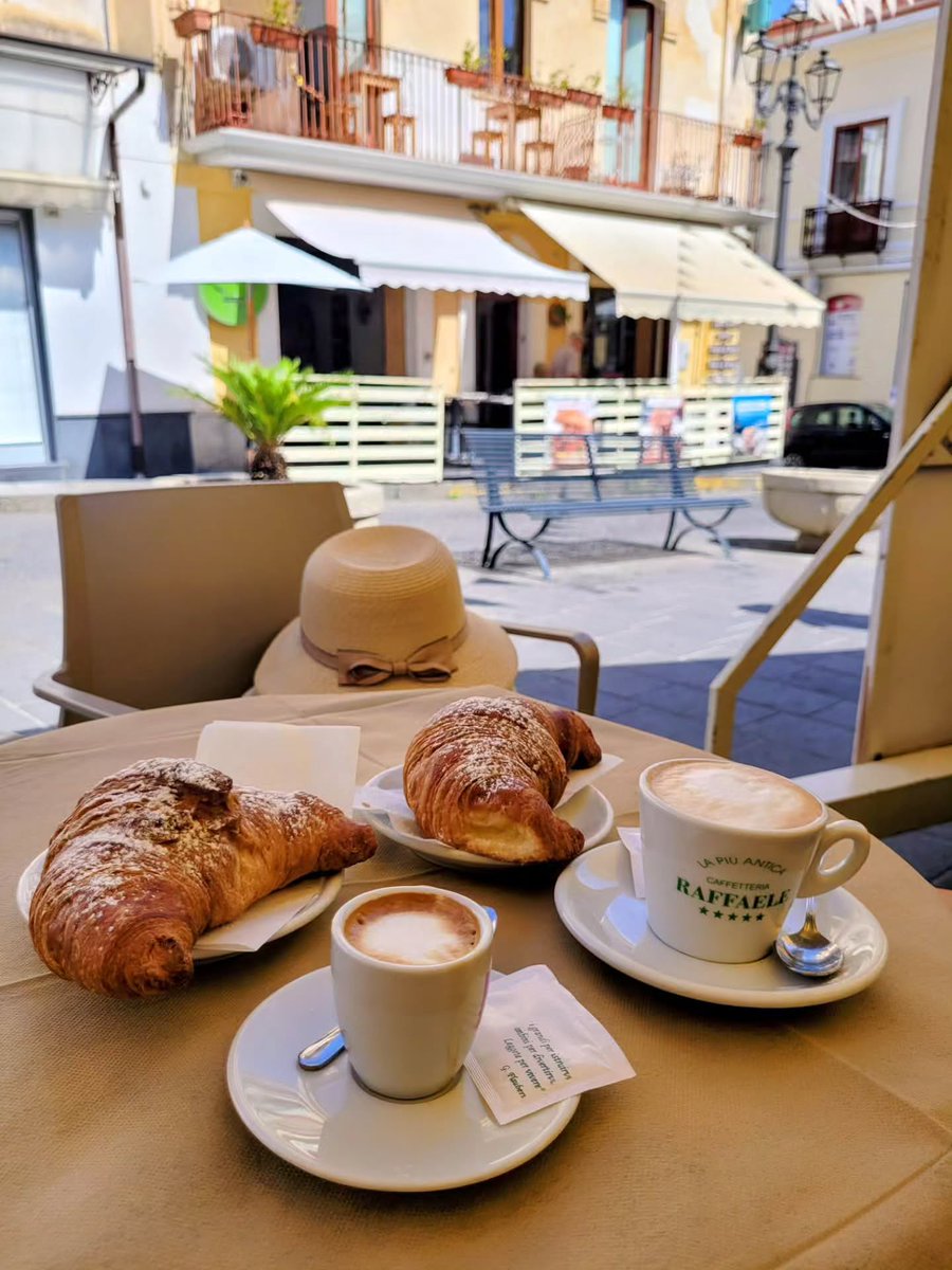 longkrittapas's tweet photo. S*x is good, but have you tried a pistachio croissant? Some days I’m grateful I don’t live in Italy—I’d be so fat. https://t.co/wMtb5GOF6X