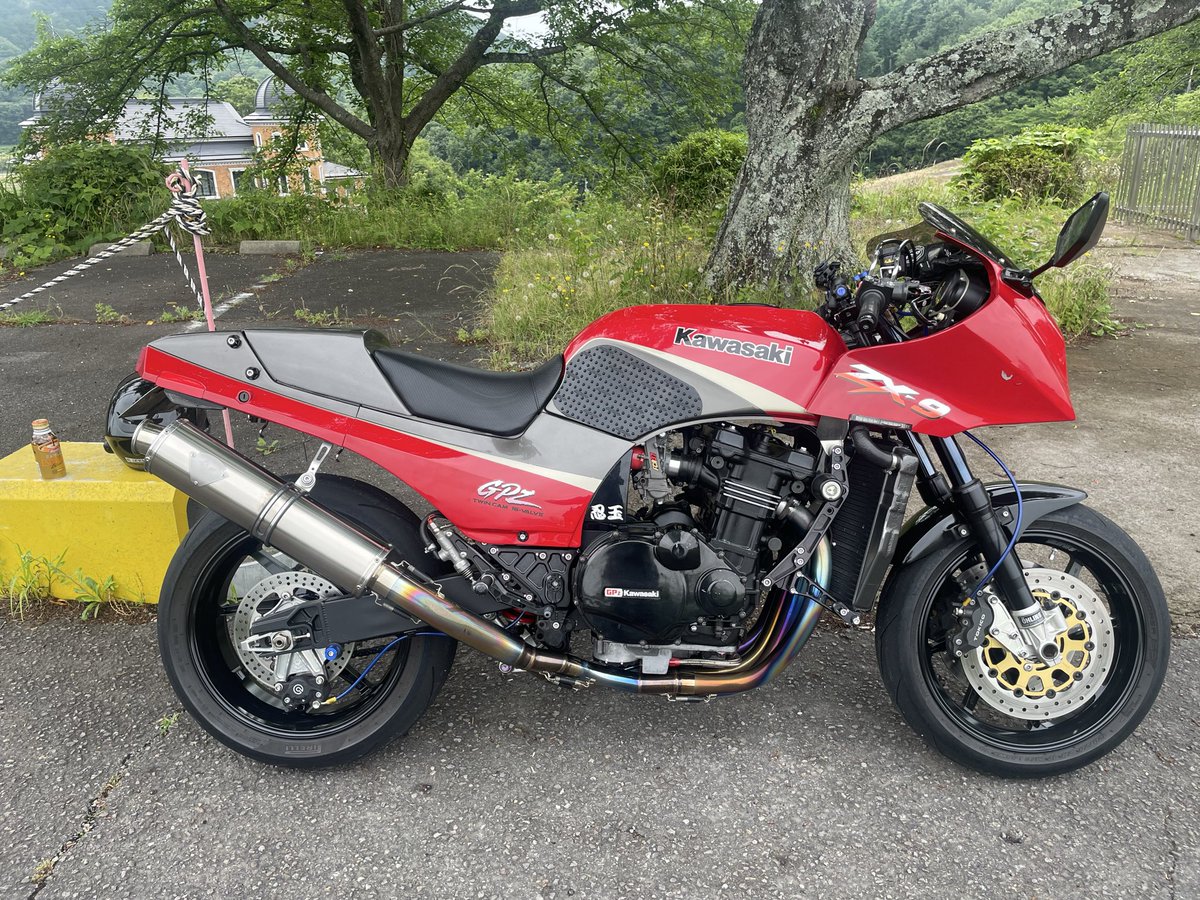 LeatherTail900r's tweet photo. 新たな教材。
よりかっこよく、バイク乗りらしくを表現したい。
愛機のgpz900rのようにエッジの効いた鋭いデザインを検討中🤔
#gpz900r
#kawasaki
#鉄馬
#レザークラフト
#LeatherTail https://t.co/wDOGXD43Jl