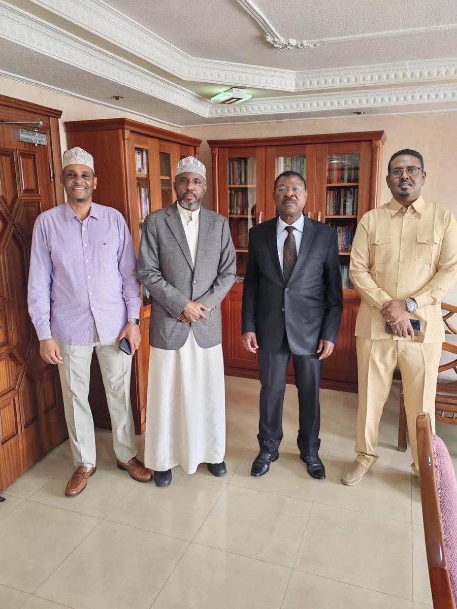 GaraadMukhtaar's tweet photo. It’s been a pleasure meeting with the current Speaker of the National Assembly of Kenya Rt. Hon. (Dr.) Moses M. Wetang'ula. https://t.co/PTqAREzW4s