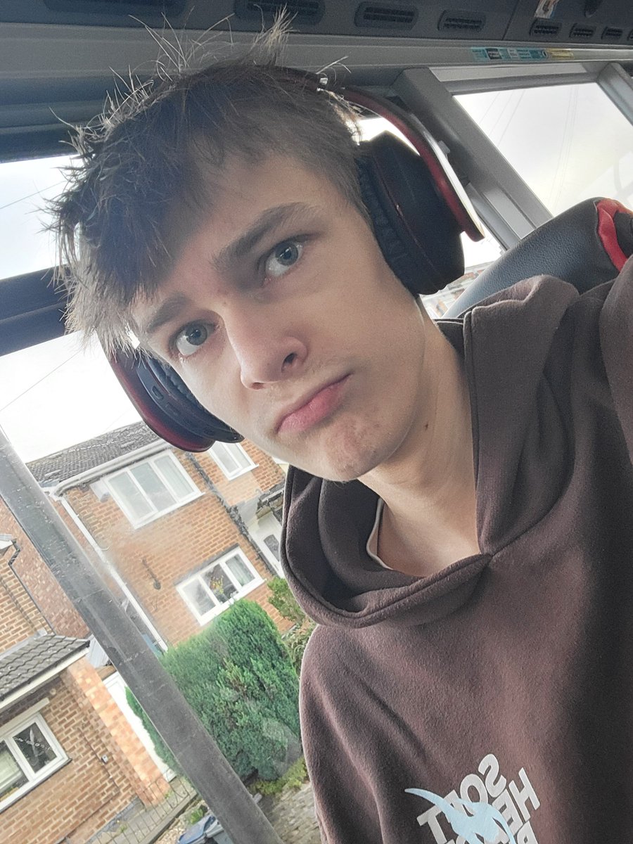 JakeArkwright's tweet photo. Omw to college. https://t.co/0wUbvnz559