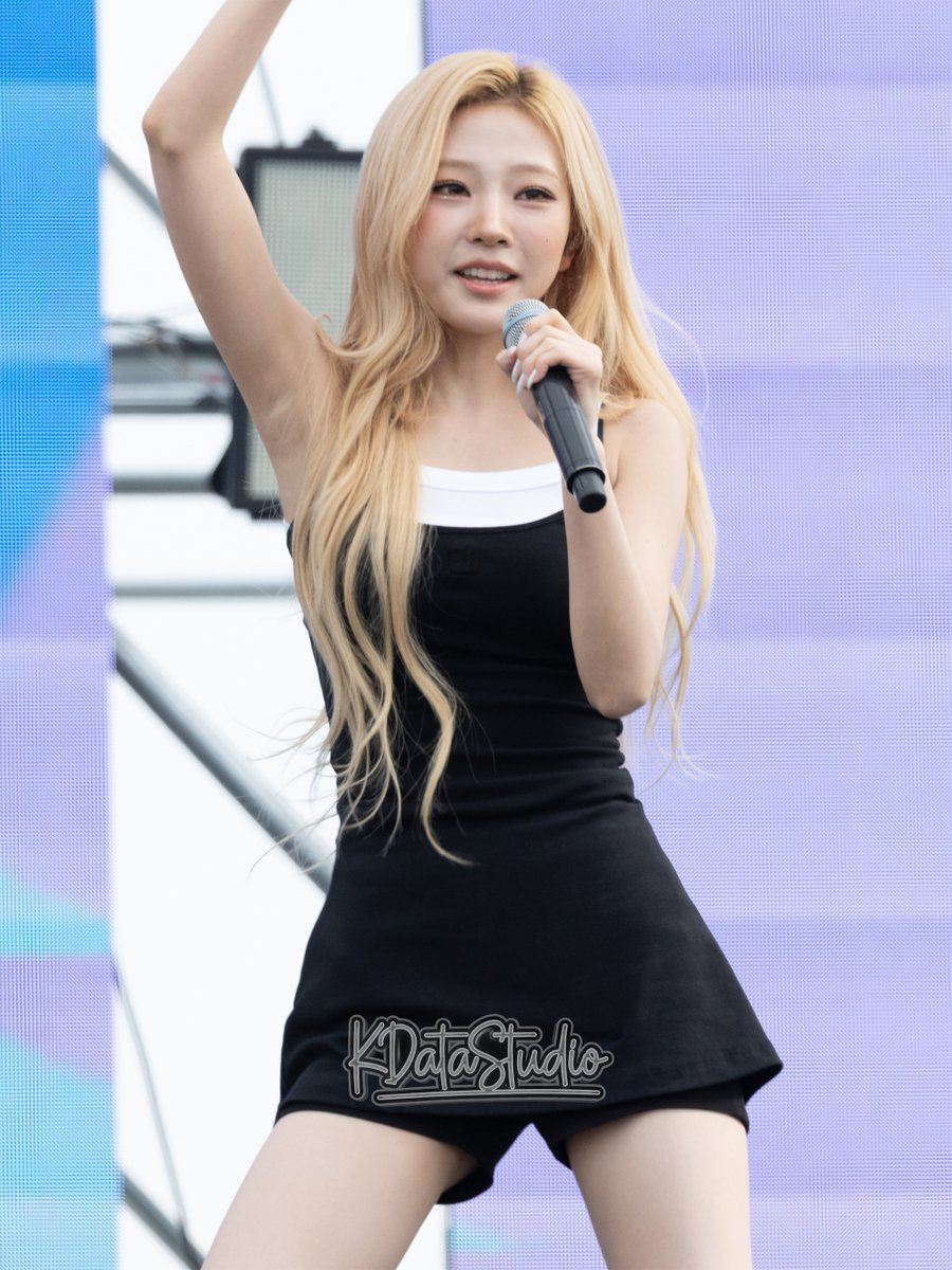 KDataStudio's tweet photo. 261003 Stella at SMTOWN RUN CLUB 2026

#STELLA #스텔라 #HEARTS2HEARTS #H2H #하츠투하츠 #KPOP

More in the comments ⬇️ https://t.co/yBSh1ywzmO