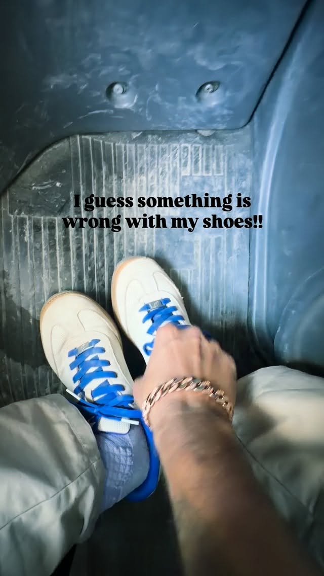 bar_nsal's tweet photo. The view got stuck in my shoes! https://t.co/pqJipUWrY9