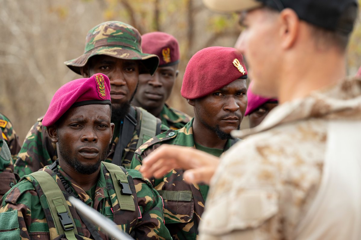 USSOCAF's tweet photo. 🇹🇿🇺🇸Building security in East Africa. 

Marine SOF + Tanzania’s 93rd Special Forces Battalion #JCET practiced live-fire marksmanship strengthening TPFD capacity to counter extremism @USAfricaCommand @usembassytz @USAfricaCommand https://t.co/CQwY2ZPSH6
