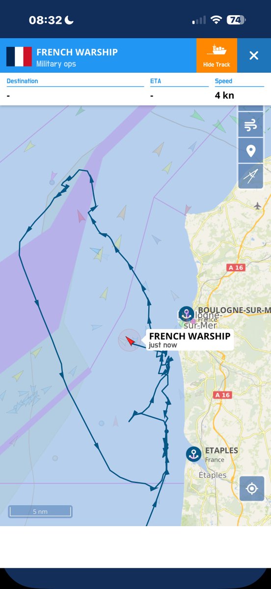 GauciReports's tweet photo. 🚨THEY JUST KEEP COMING

French escort set. Dover Strait. This morning.

08:31 - SNS076, Boulogne lifeboat, mid-Channel, 6 knots, heading for the UK side.

08:33 - YSER, French Gendarmerie boat P607, looping off Boulogne.

Along with a French warship on the same track.

The same escort time and time again.

They just keep coming.
