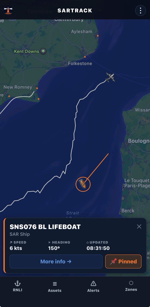 GauciReports's tweet photo. 🚨THEY JUST KEEP COMING

French escort set. Dover Strait. This morning.

08:31 - SNS076, Boulogne lifeboat, mid-Channel, 6 knots, heading for the UK side.

08:33 - YSER, French Gendarmerie boat P607, looping off Boulogne.

Along with a French warship on the same track.

The same escort time and time again.

They just keep coming.