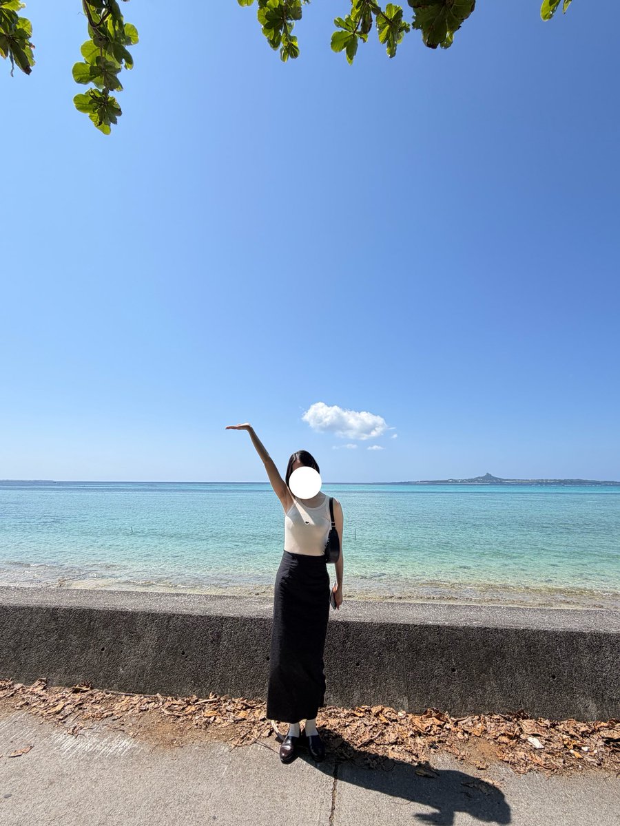z____o159's tweet photo. 沖縄旅行✈️
baserangeのタンクトップとyoのスカート
海がキラキラで透き通ってた🏖️✨ https://t.co/pdBoNDlkGV