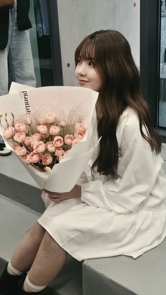 RoxasRenzo68436's tweet photo. Cute naman ng birthday girl na yan 😍

#YOONA #오윤아 https://t.co/FXMepUaiT4