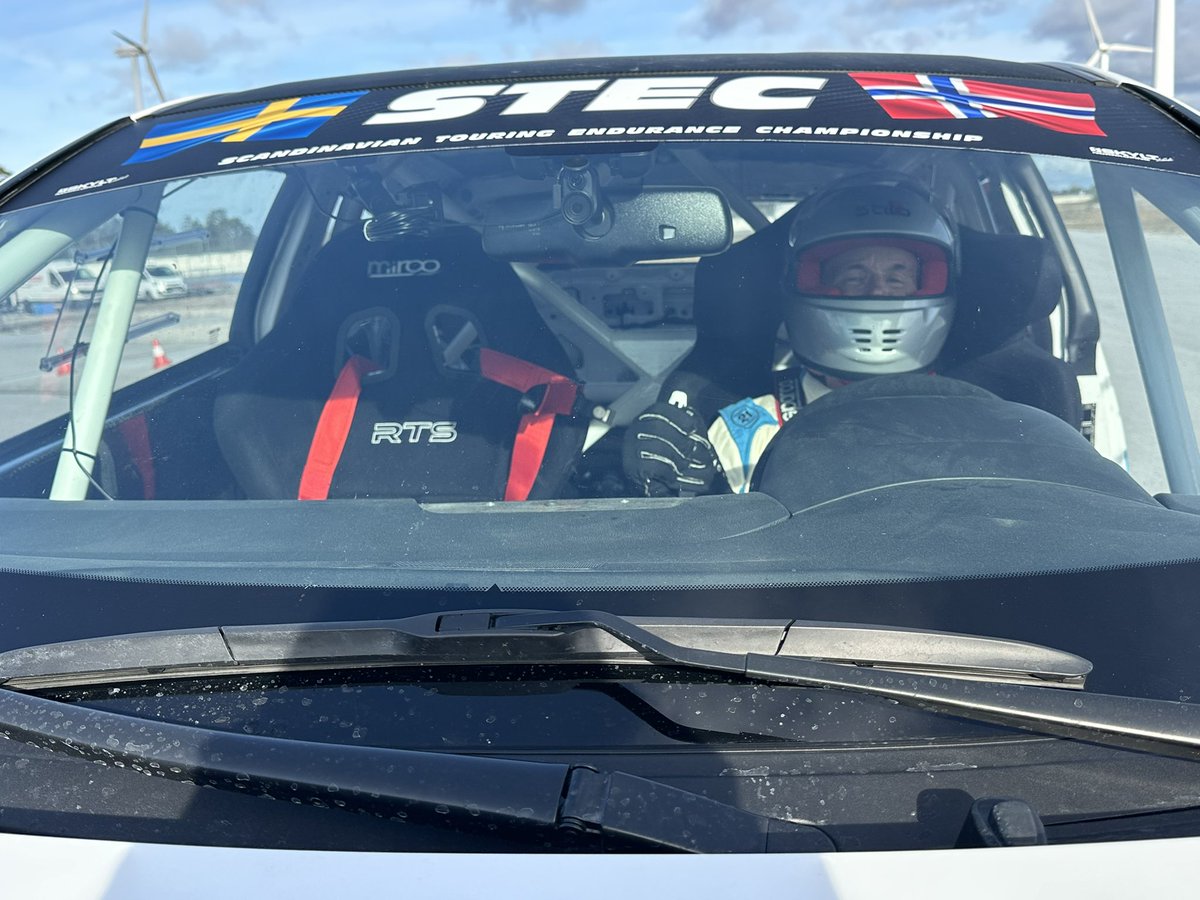 GotlandRing_RTC's tweet photo. Yet another wonderful Sunday @gotlandring_race_circuit 🏍🏎🔆🏁 Want to join us next weekend? GR entire team works hard 24/7, and seeing our customers &amp; friends happy makes it all worth it. Welcome! #gotlandring #racetrack #trackday #gotlandringracecircuit #gotland 💙 https://t.co/HFznU0nGFX