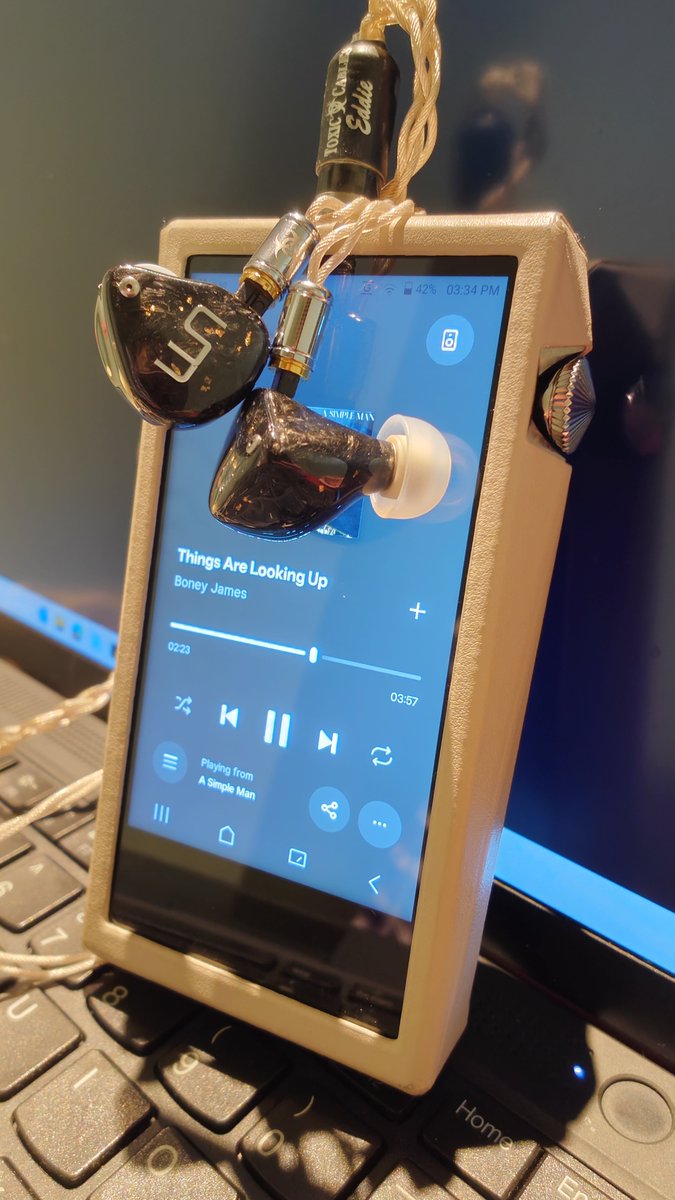 shhrbsh's tweet photo. Taking a break !
#A&ultima
#Astell&Kern
#SP3000M
#CopperNickel
#UniqueMelody
#MESTMKII
#ToxicCables
#Eddie
#Azla https://t.co/kxYgLe2UiF