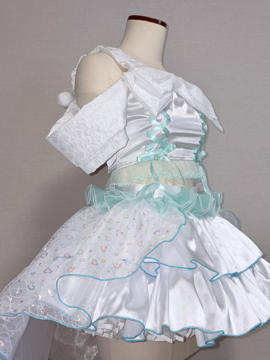 AmourBelle_cos's tweet photo. 🤍衣装製作🤍
KAMAITACI 海月うみちゃん🪼
卒業衣装を製作致しました🪡
お持ち込みイメージをもとに、白とミントグリーンでかわいいお衣装に仕上がりました🌿
最後のステージにお選びいただきありがとうございました！

#アムベル衣装 _55
#アイドル衣装 #コンカフェ衣装 #衣装製作 https://t.co/LL9CDylc3T
