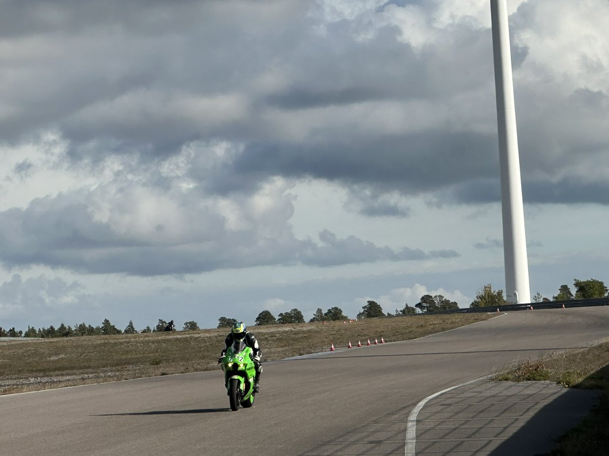 GotlandRing_RTC's tweet photo. Yet another wonderful Sunday @gotlandring_race_circuit 🏍🏎🔆🏁 Want to join us next weekend? GR entire team works hard 24/7, and seeing our customers &amp; friends happy makes it all worth it. Welcome! #gotlandring #racetrack #trackday #gotlandringracecircuit #gotland 💙 https://t.co/QusMqx0CFC