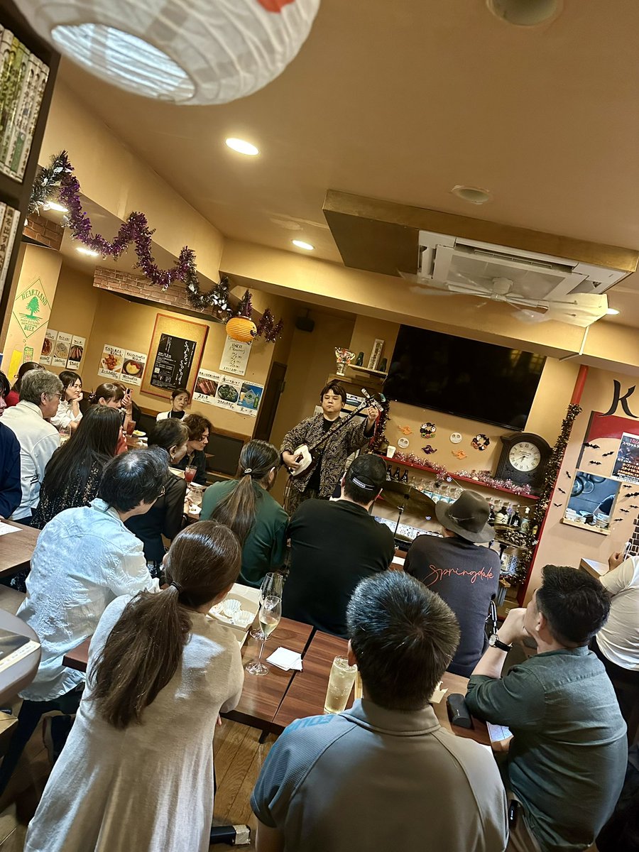 Kyohei166311's tweet photo. ベルクでのJACKと私のDUOライブもめちゃ多くの方にお越しいただき感謝です！✨
マニアックなセットアップでインプロでしたが非常に楽しく演奏できました〜😁
素敵なひと時をありがとうございました！！✨

🙏
@winebal_belk 
@ShamisenistJACK 
@MiggyPoGonzalez https://t.co/KF8d4D8lzO