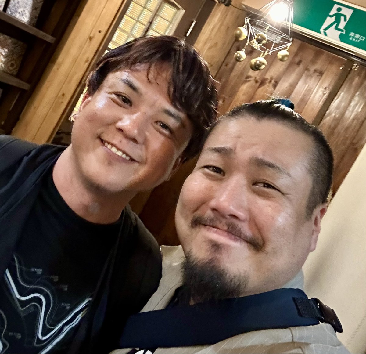 Kyohei166311's tweet photo. ベルクでのJACKと私のDUOライブもめちゃ多くの方にお越しいただき感謝です！✨
マニアックなセットアップでインプロでしたが非常に楽しく演奏できました〜😁
素敵なひと時をありがとうございました！！✨

🙏
@winebal_belk 
@ShamisenistJACK 
@MiggyPoGonzalez https://t.co/KF8d4D8lzO