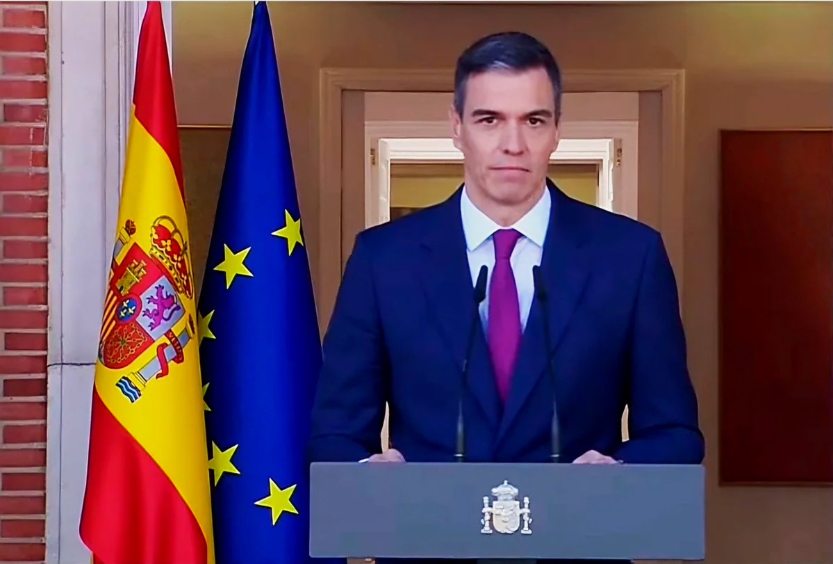 dbsmorocco's tweet photo. 🚨🇪🇸 BREAKING: Spanish Prime Minister Pedro Sánchez calls a snap election for November 29 after parliament rejected his housing-crisis measures.

The legislature was due to run until 2027.

#Spain #Sanchez #SnapElection #Breaking #HousingCrisis https://t.co/WmanUXGT2A