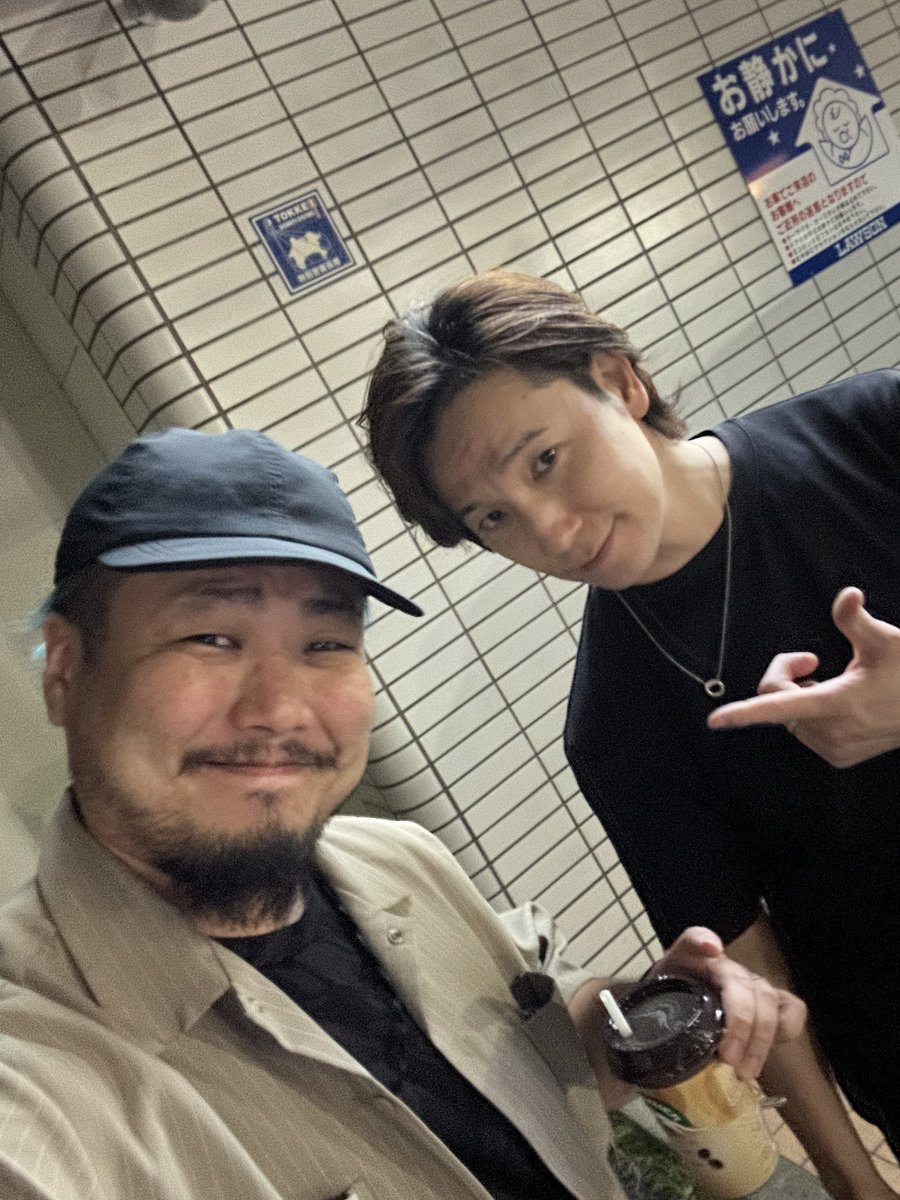 Kyohei166311's tweet photo. ここ最近は私のドラム教室(https://t.co/UpgSa0fyJ7)のミーティングやら、新しいプロジェクトの打ち合わせやら、久しぶりに長島さんに会えたり、西山さんのスタジオに大量の打楽器達を預かっていただいたりでハッピーです！✨ https://t.co/UzeJAjH2YP