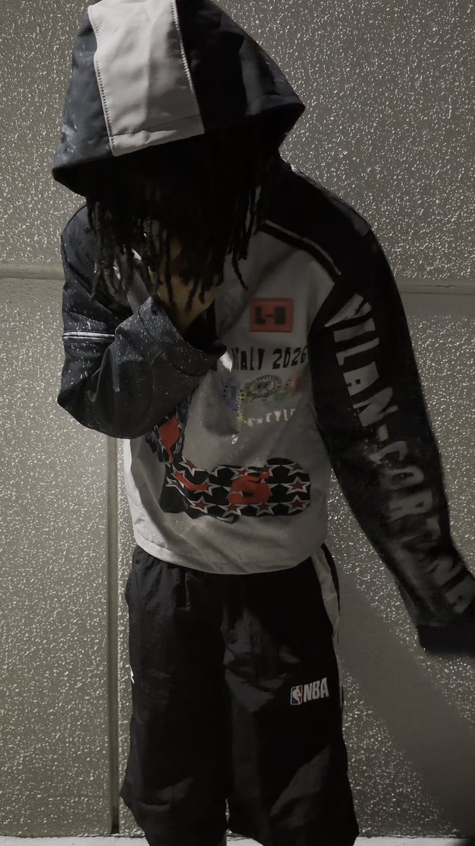 lohsachy's tweet photo. V2 Milano-cortina Slopestyle windbreaker https://t.co/8MtuMufffj