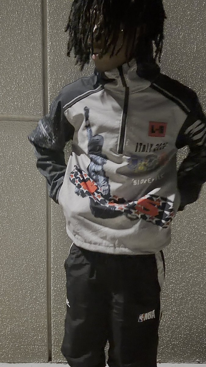 lohsachy's tweet photo. V2 Milano-cortina Slopestyle windbreaker https://t.co/8MtuMufffj