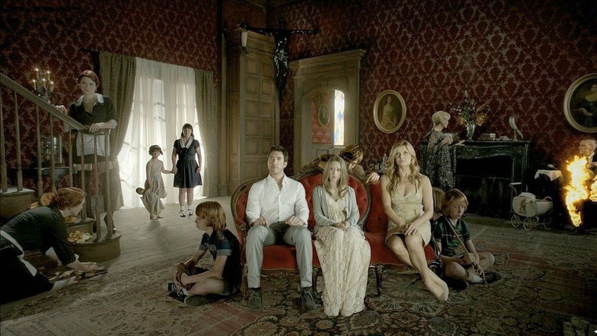 4lifeevanpeters's tweet photo. happy 15th anniversary to whatever the fuck this show was supposed to be 😭😭😭😭 https://t.co/2hBLpDFXoE