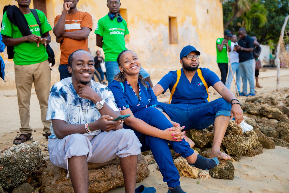 ZuriHealth's tweet photo. Good morning Sunshines ⛅
Welcome to #CustomerServiceWeek
5 days where we focus on the people and the culture behind better service
Because when you take care of your people, you do not need to worry about customers.
#ZuriHealthCares #Telemedicine #DocNear #ChatWithDoc https://t.co/EMSDQKJEQl