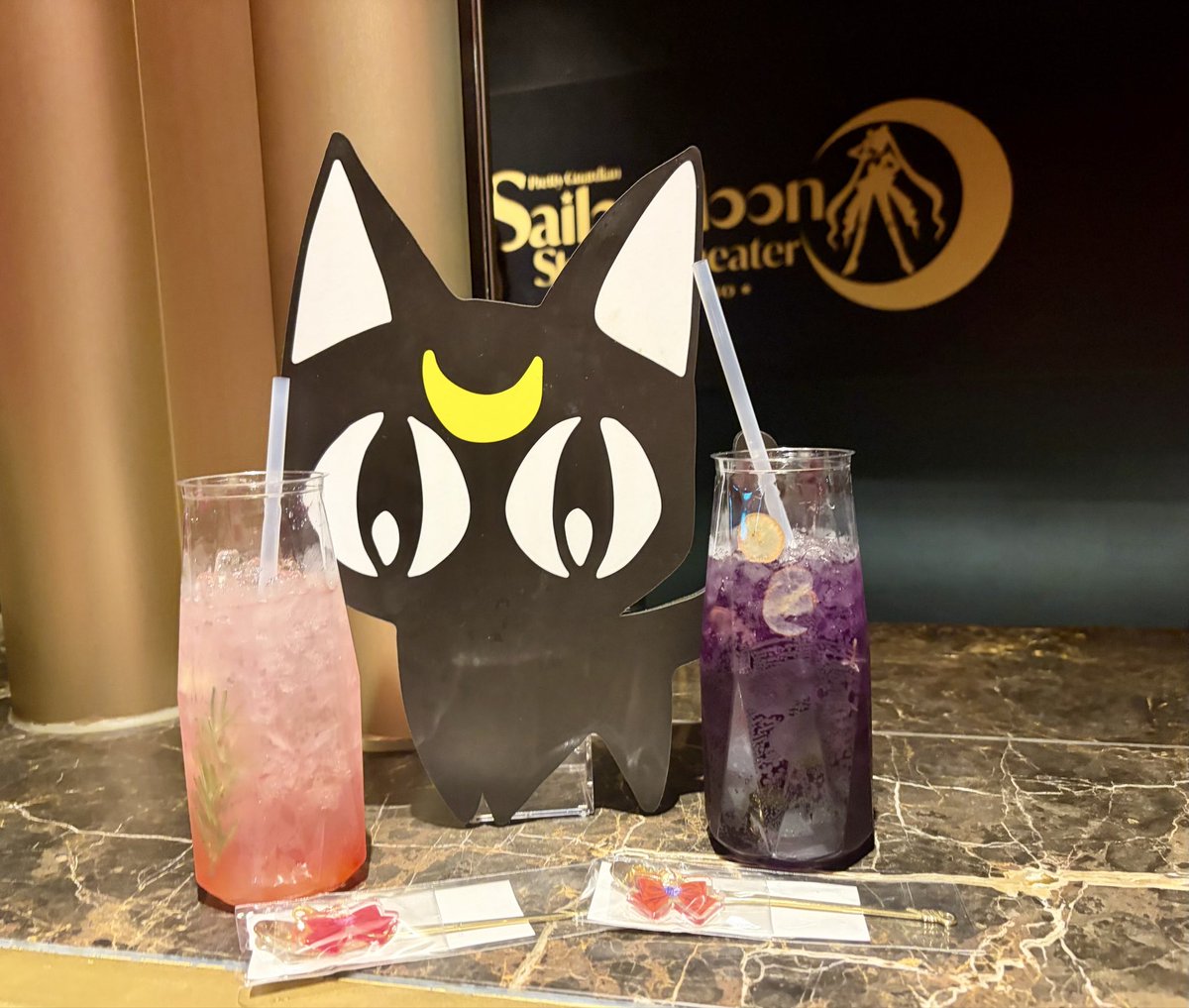 ChiMira1's tweet photo. 美少女戦士セーラームーン -Shining Theater Shinagawa Tokyo- 0927
座席の仕組みが複雑過ぎる🤔ので躊躇していたが、嗜んでいる友人に連れて行ってもらった🙏✨
ＡIが敵なのは強い
舞台からも近いのに観劇後はハイタッチができてしまう…感極まる✨🟤🙌🟣✨
沼る！絶対また観たい！
友人に感謝🥲 https://t.co/iGOvH55keW