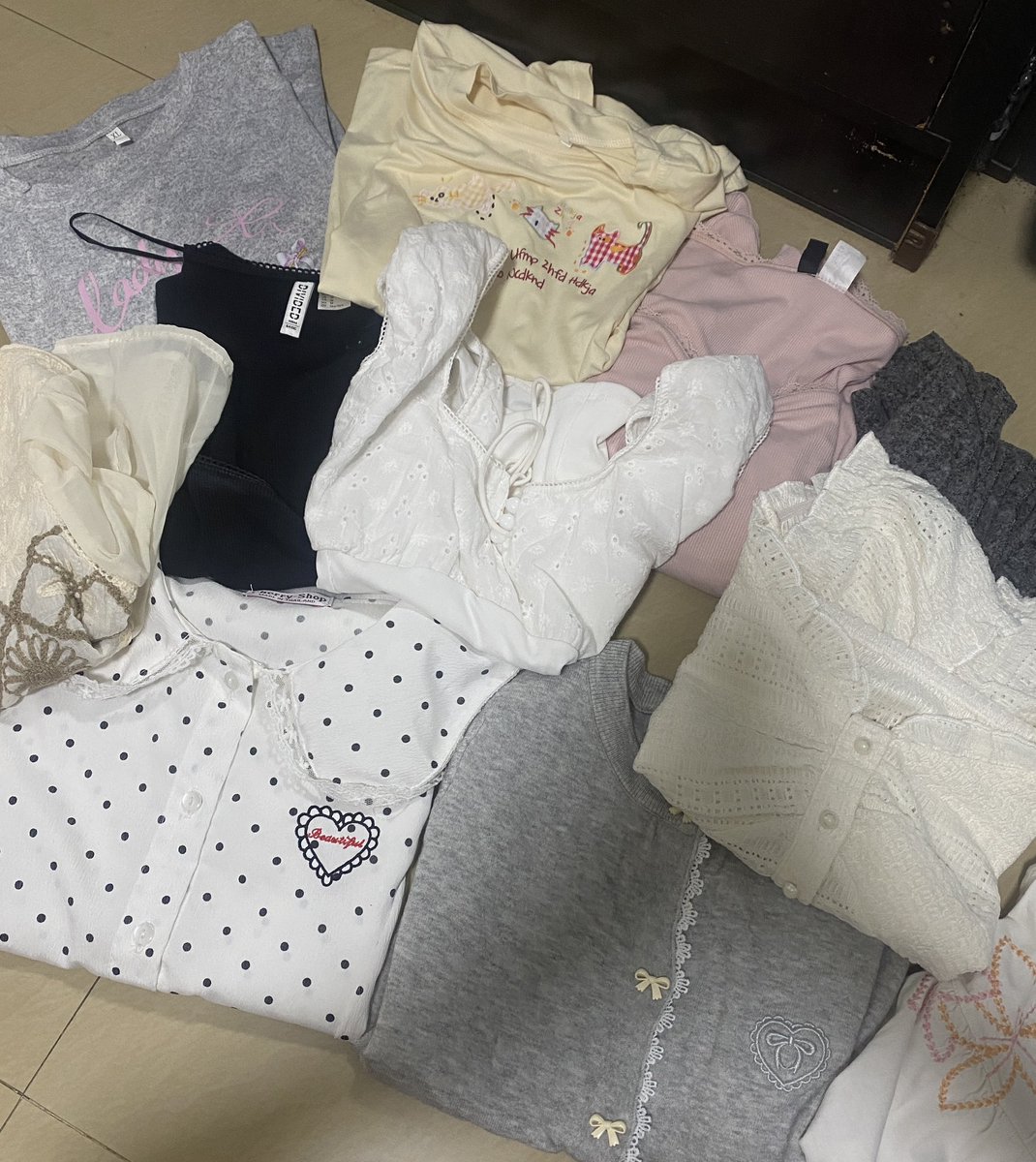 l4ursunx's tweet photo. ส่งต่อเสื้อผ้าคั๊บ (10-80฿)🪽𓂂𓇼 · ˚
𐙚ลงวันนี้ 5/10 20:00น.
꒰ྀི১ ค่าส่งเหมา 45.- ปัก+ฟอล 40.-𐙚

#เสื้อผ้ามือสอง #เสื้อผ้ามือสองสภาพดี #ส่งต่อเสื้อมือสอง #ส่งต่อเสื้อผ้ามือ2 #โละตู้เสื้อผ้ามือสอง #โล๊ะตู้ #ส่งต่อเสื้อผ้า https://t.co/diGXCzJQrh