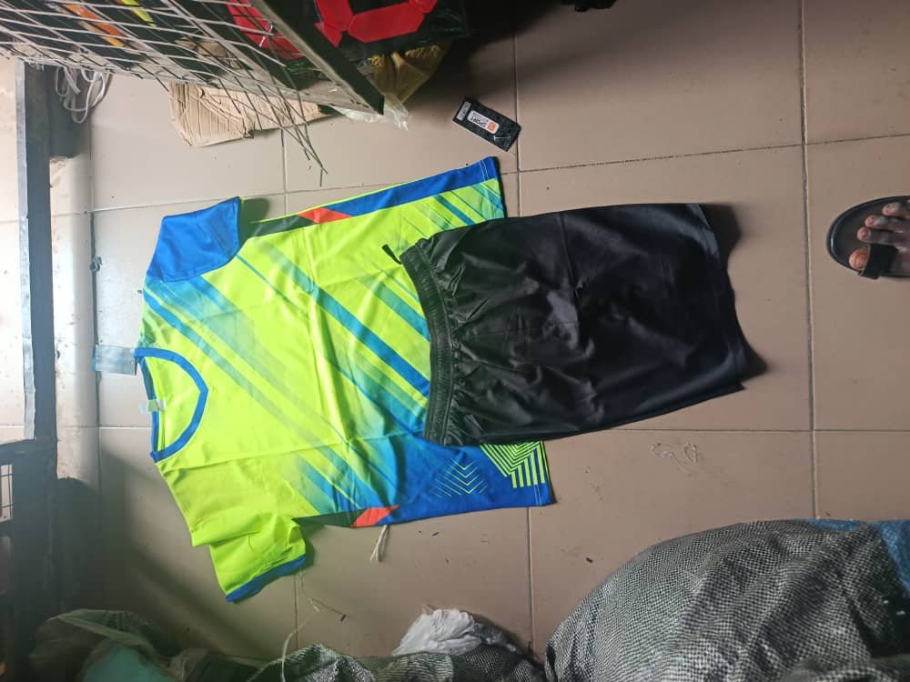 petersHubjersey's tweet photo. Team kits available 
Set up to 15 
100k 
130k plus customising of numbers https://t.co/R4rW2mQdLu