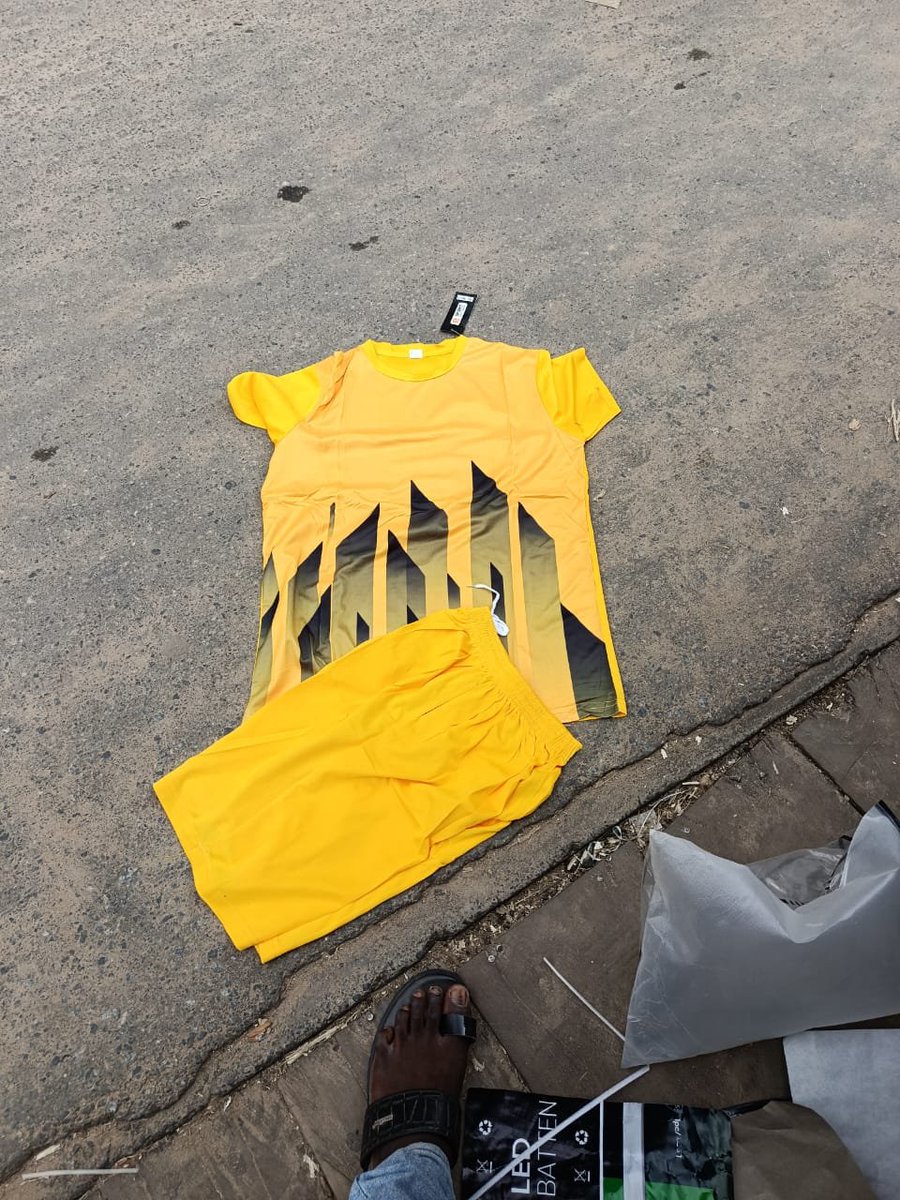 petersHubjersey's tweet photo. Team kits available 
Set up to 15 
100k 
130k plus customising of numbers https://t.co/R4rW2mQdLu