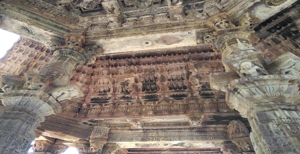 HERITAGE_2025's tweet photo. #RamgarhBhandDevra temple devoted to Lord Shiva is said to date back to as long as the 10th century. Built in the Khajuraho style of architecture, it is also known as the mini Khajuraho of Rajasthan. This temple is situated on the banks of a small pond.
#Godmorningtuesday #Tejran https://t.co/j3eJGwn8SN