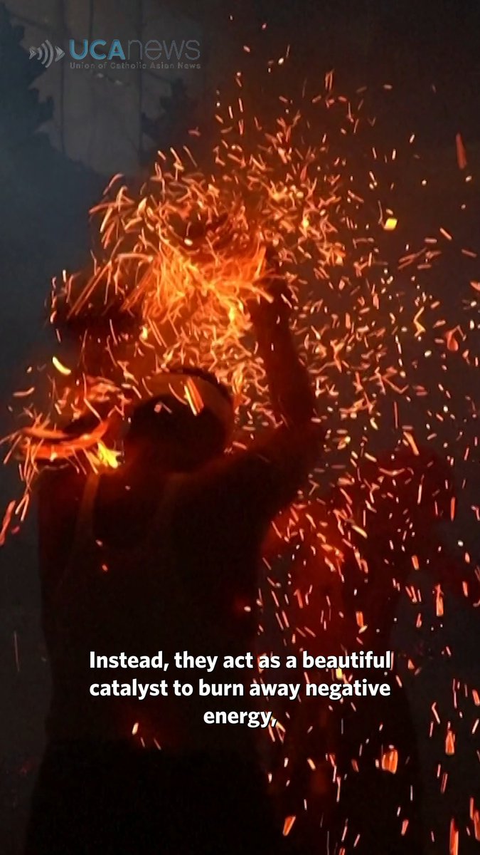 aura198's tweet photo. Bali’s intense “War of Fire” ritual: a sacred tradition where villagers battle with burning coconut husks to cleanse evil spirits and restore balance. https://t.co/dBmUhcZQ19