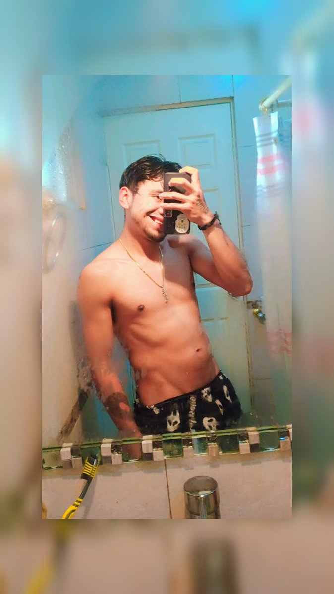 Alejandro230610's tweet photo. Hola que tal como va todo 
 #joven #chico #28años #sexy #hot https://t.co/7Y9DsUFYbG