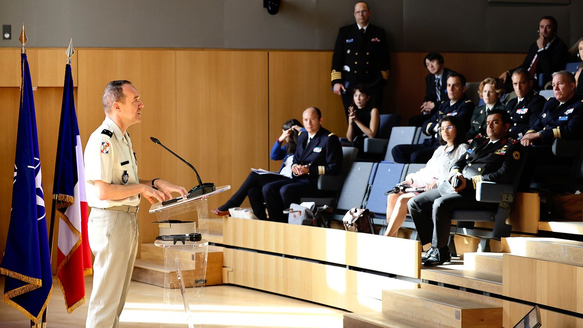 NATO_DefCollege's tweet photo. - @NATO first: Europe stepping up within a stronger Alliance ⚔️

🛡️🇫🇷 For its first Field Study, Senior Course 149 travelled to Paris to explore France's defence posture and its approach to #NATO, opened by @DG_DGRIS Director Guillaume Ollagnier. 🧵 https://t.co/JXk5U2D9nZ