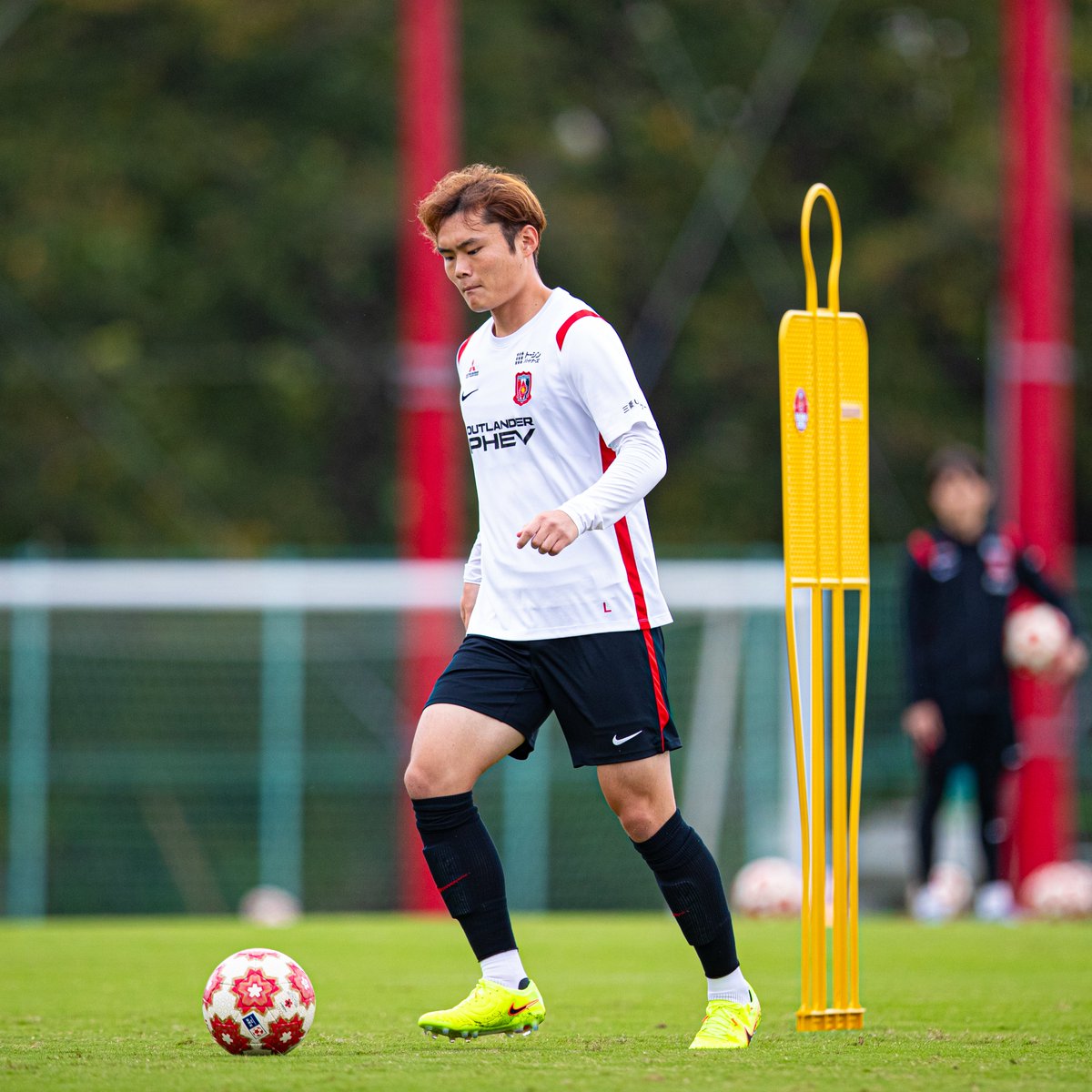 REDSOFFICIAL's tweet photo. 10.5 TRAINING | 📷
#天皇杯 RB大宮戦まで、あと2日。

𝙉𝙀𝙓𝙏 𝙈𝘼𝙏𝘾𝙃
vs RB大宮
🗓️10/7(水)
🕕18:00
📍NACK5スタジアム大宮

#UrawaRedDiamonds #urawareds #浦和レッズ #WeareREDS https://t.co/pGbZzn1g8x