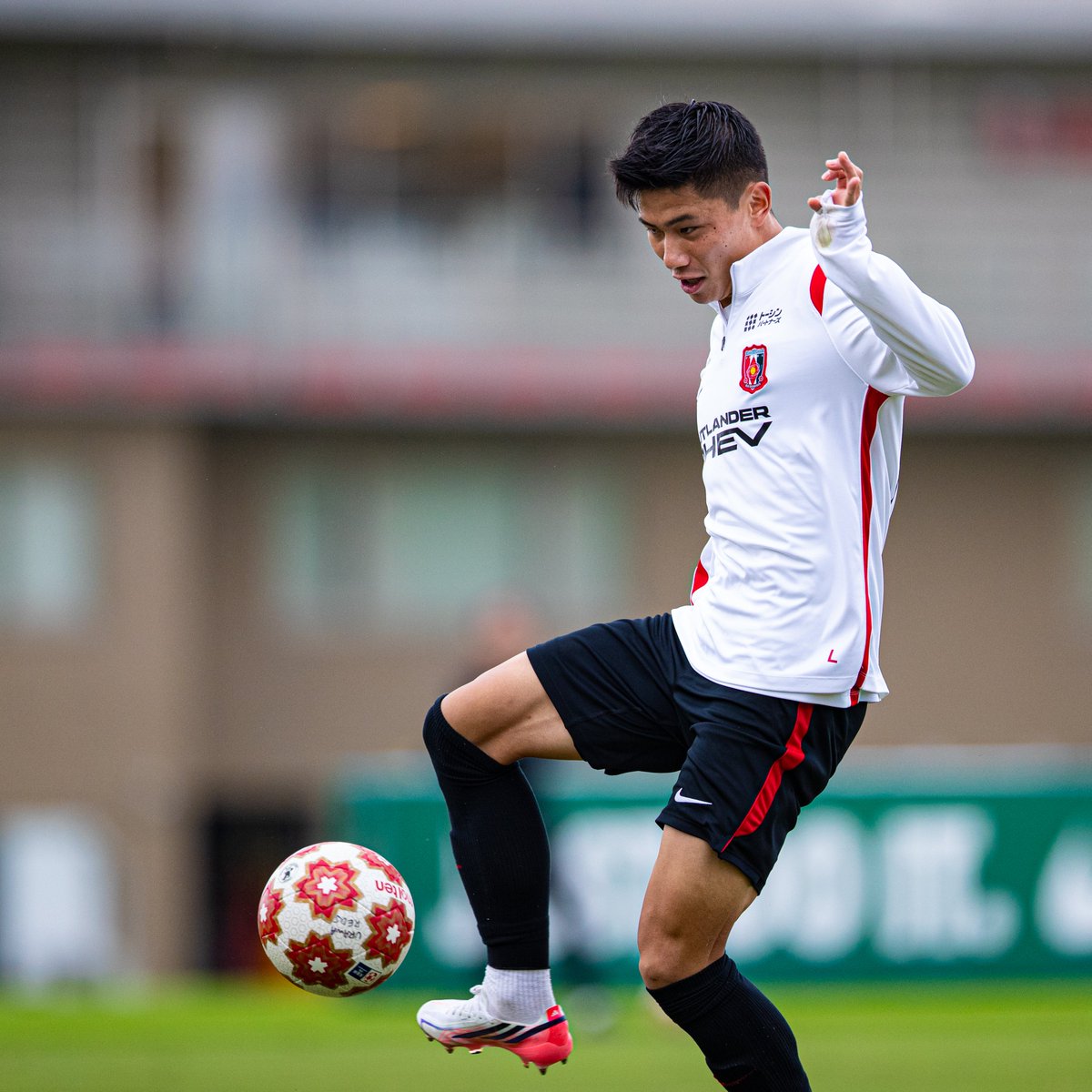 REDSOFFICIAL's tweet photo. 10.5 TRAINING | 📷
#天皇杯 RB大宮戦まで、あと2日。

𝙉𝙀𝙓𝙏 𝙈𝘼𝙏𝘾𝙃
vs RB大宮
🗓️10/7(水)
🕕18:00
📍NACK5スタジアム大宮

#UrawaRedDiamonds #urawareds #浦和レッズ #WeareREDS https://t.co/pGbZzn1g8x
