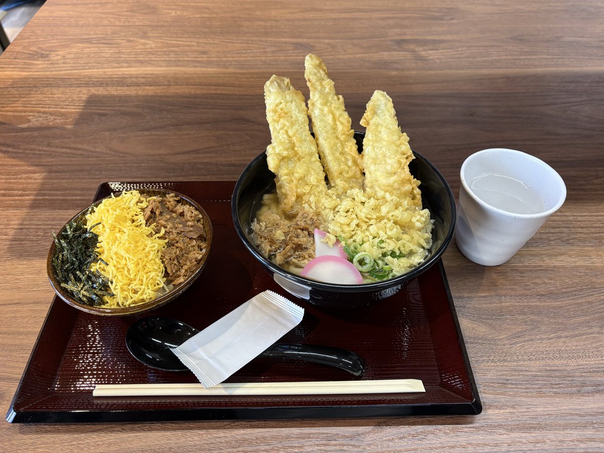 ta08311230's tweet photo. 仕事終わりに、別部署の同期とご飯食べに行ってきた。その後のんびり散歩した1日。他の人の視点で行く休日は面白いものだ🧐 https://t.co/fFobZlyFkT