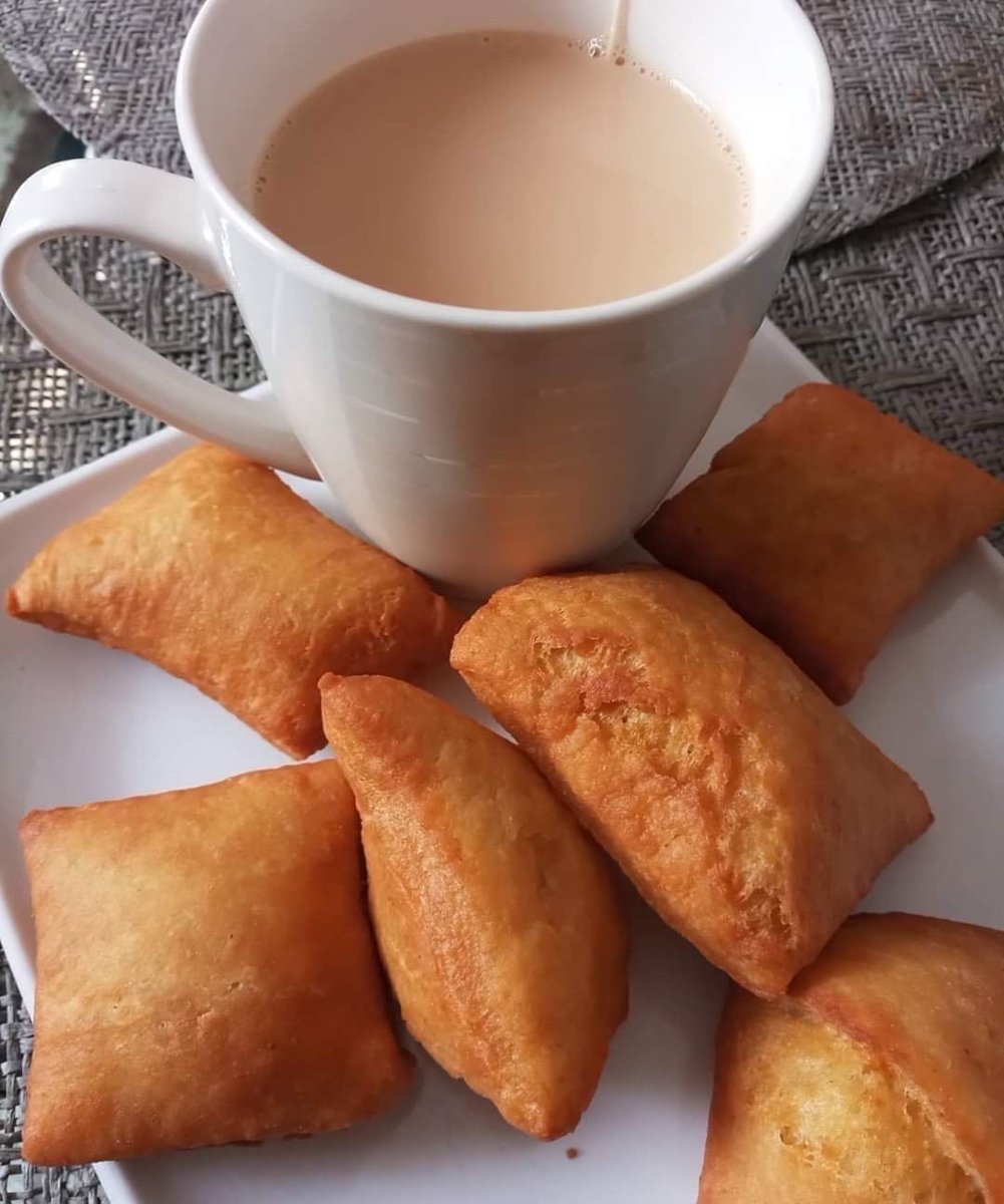 drkasenene's tweet photo. Avoid these foods if you value your health.

1. Mandazi
2. Table Sugar
3. Soda
4. Chapati made from refined wheat
5. Biscuits and crisps
6. Fried chips
7. Sausages &amp; bacon
8. White bread
9. Margarine
10. Sunflower, corn, palm oils
11. Deep fried pork and chicken
12. Beer https://t.co/uIWot3YKU6