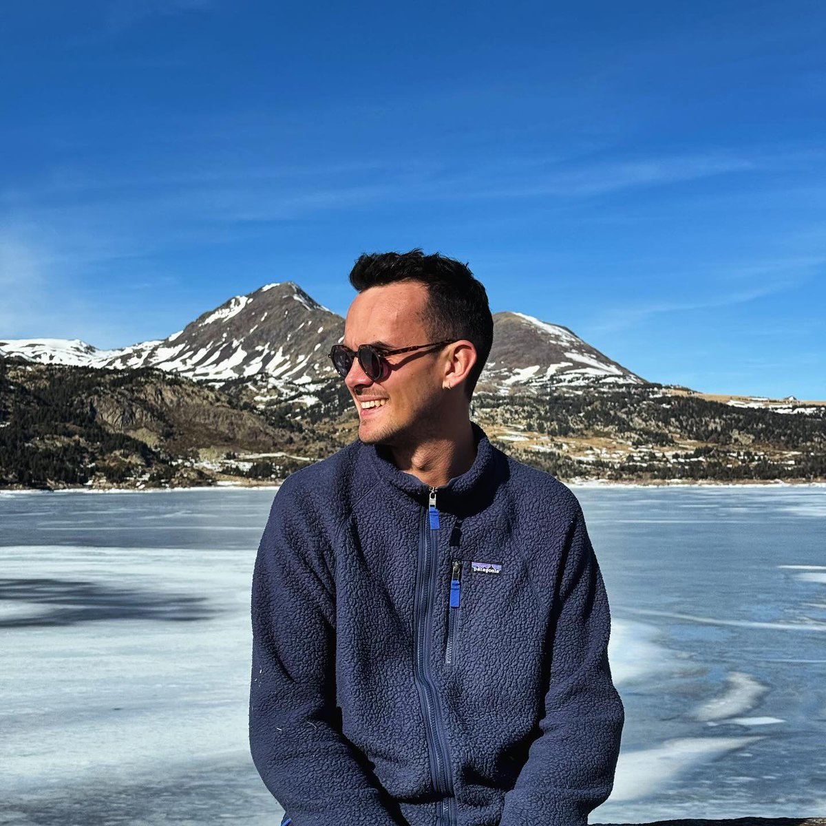 qamzeclb's tweet photo. Sunshine and snow. https://t.co/0TqUTJ8WQK