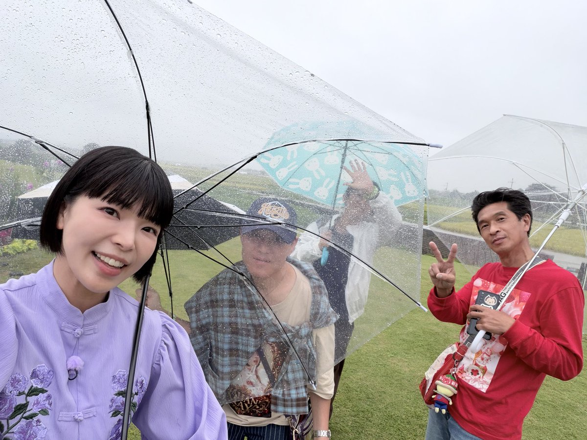 chami444's tweet photo. ZTVの特番ロケでした🎵
緑化フェアのPRで運動公園と保津川公園を回ってよく歩いたー😆❤️

緑化フェアの魅力を全力で知ることができて本当に良かったです🎵
ここで学んだことを活かして緑化フェアの発信もしていきたいです✨

見に来てくれた草組生をピクミンみたいに引き連れてロケできて楽しかった🤣迷惑にならないようにっていっぱい気を使って見守っててくれてありがとう❣️

オンエアは10/17〜ロコテレも加入してれば観られるみたいです⭐️ぜひ！