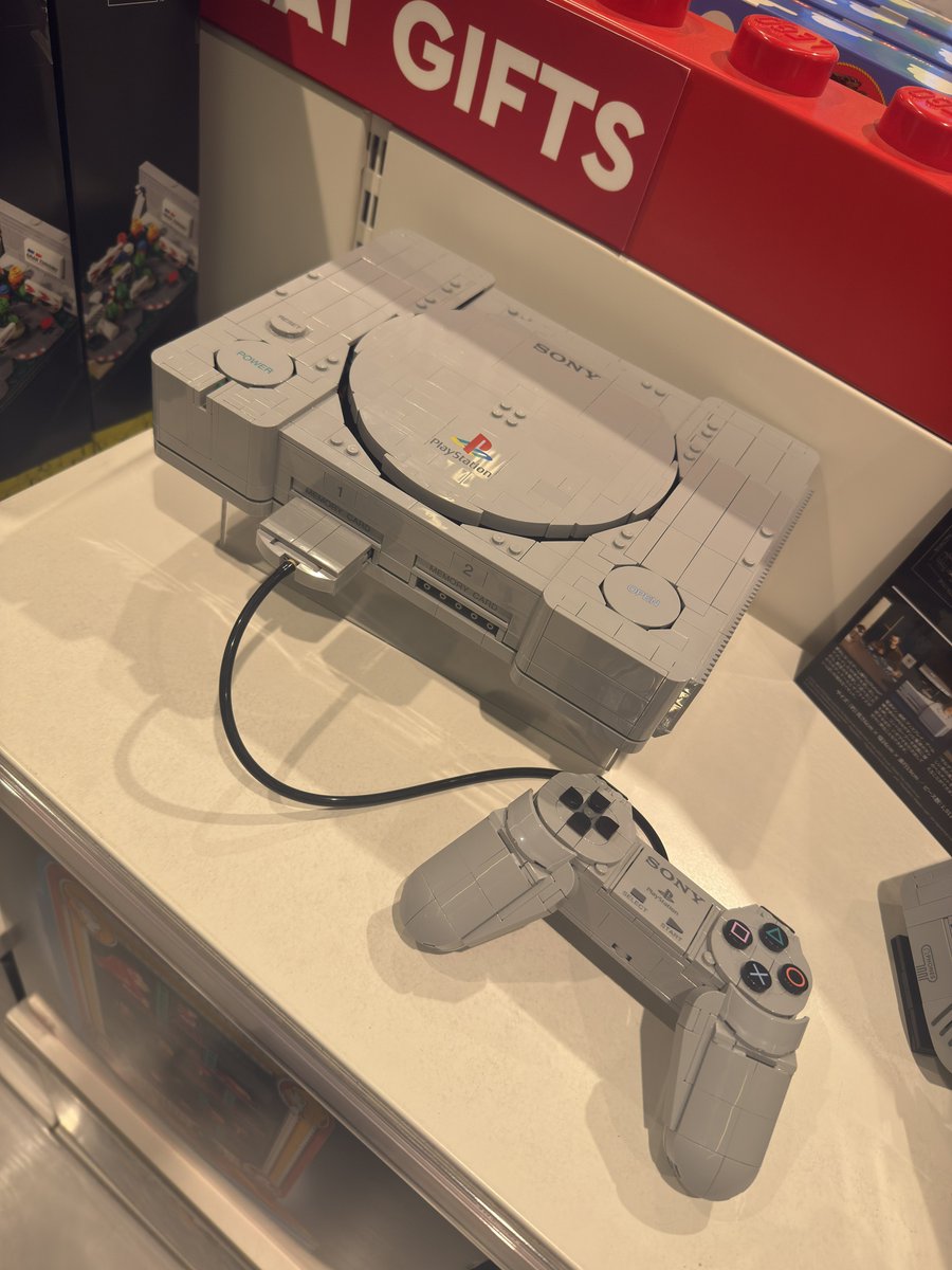 Sho_K14C's tweet photo. 初代プレステのレゴある
約28,000円

初めてやったレースゲームのグランツーリスモがある https://t.co/C72SmCy8jv