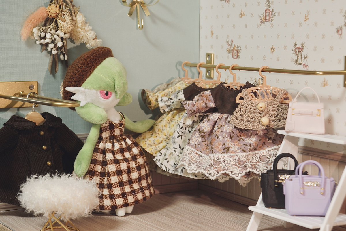 alcremie_Ruby's tweet photo. かなり秋らしくなってきたから、衣替えしないとね https://t.co/tlPPUKL1X0