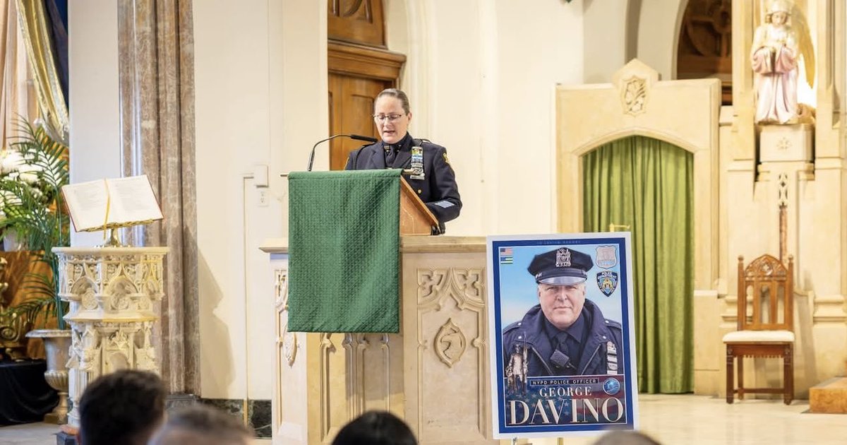 NYPD76Pct's tweet photo. Members of the 76th Precinct gathered for a Memorial Mass commemorating the 10th anniversary of the passing of Police Officer George Davino.

Officer Davino proudly served the 76th Precinct and was a dedicated PBA Delegate. We honored his service, dedication, and lasting legacy. https://t.co/pYhkud8DHd