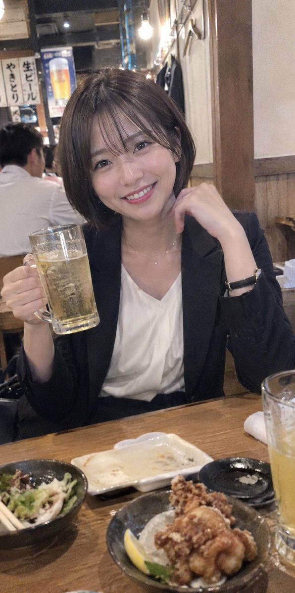 sorehastory's tweet photo. いつも飲みに行くなら？

新人　　　　　　　　　　　ベテラン https://t.co/B1pCcgRXg9